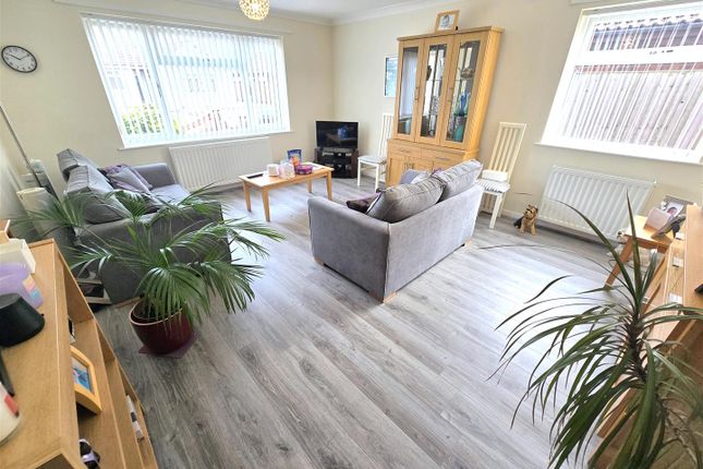 2, Shearwater Drive, Great Yarmouth photo 2