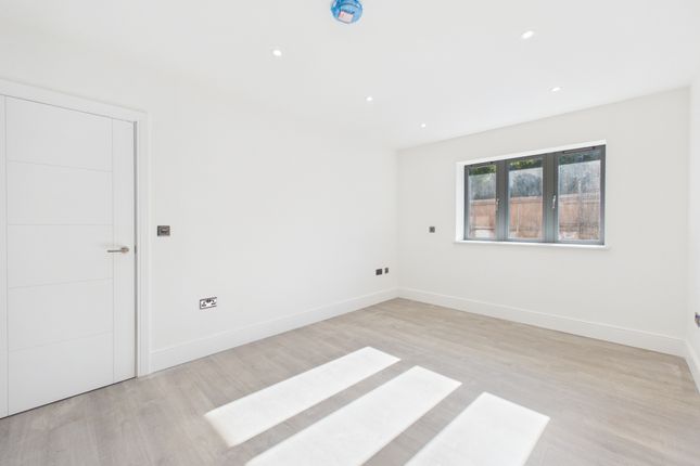 Flat 1, 171-173 Kingsmead Road, High Wycombe photo 3