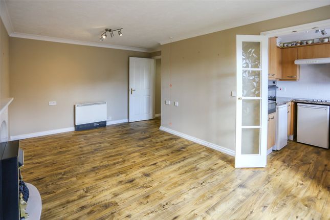 5, Smithy Court, Marple photo 2