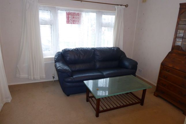 56 Western Avenue, Penton Park, Chertsey photo 5