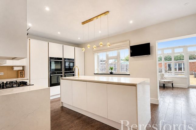 26, Windsor Road, Essex photo 2