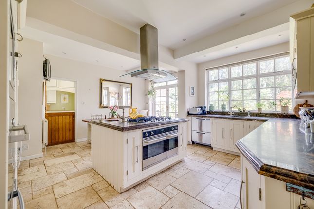 13 Gordon Avenue, London photo 4