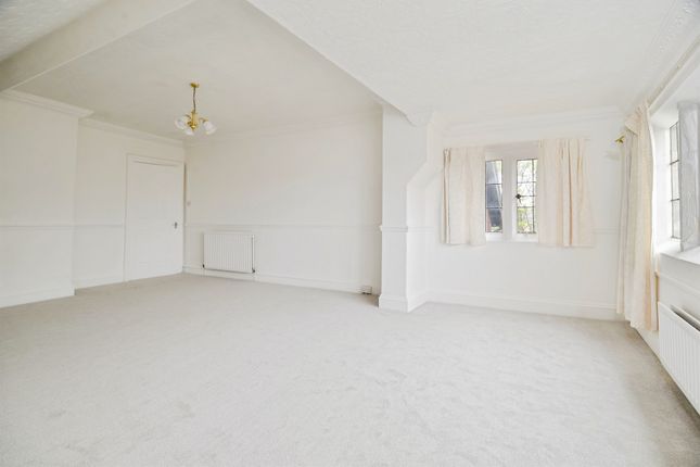 Flat 3, 8, Windsor Road, Saltburn-By-The-Sea photo 4