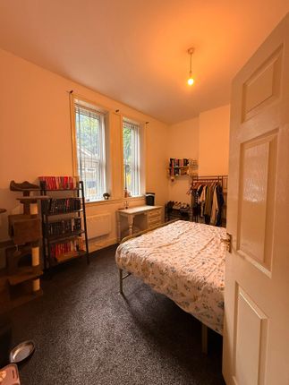 2 Olivias Court 67, Smith Lane, Bradford photo 4