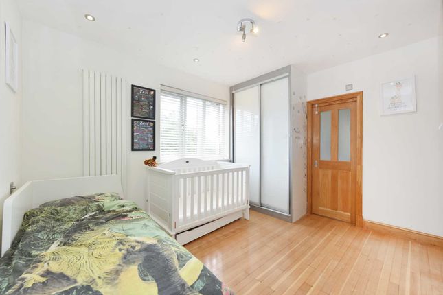 Flat for sale in Montpelier Road, Ealing