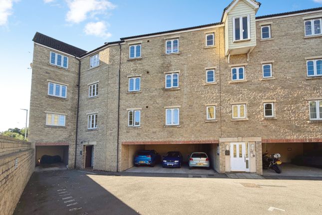 2-bed flat on Ellworthy Court, Frome, £175,000