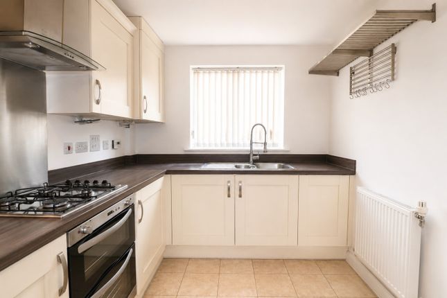 19, Stone House Lane, Dartford photo 3