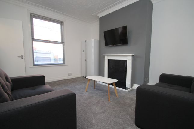 Terraced house to rent in Quarry Mount Terrace, Leeds