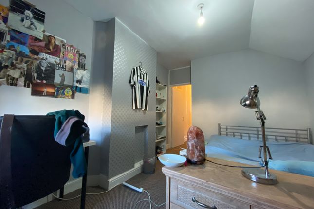 Tewkesbury Place(*), Cardiff photo 4