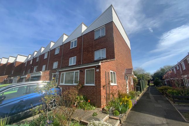 Thumbnail Terraced house for sale in Linton Close, Redditch