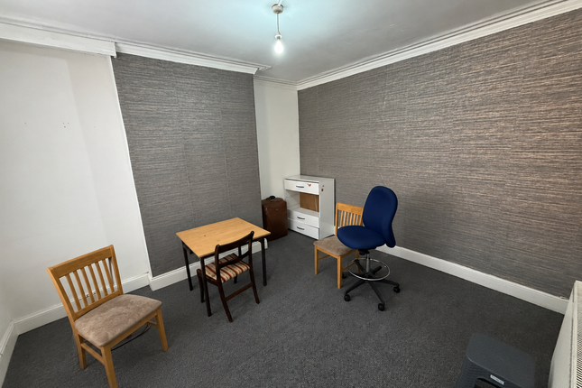 11 Brompton Row, Leeds photo 2