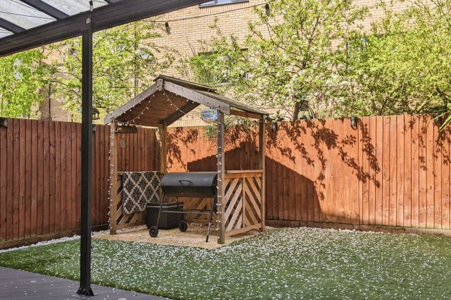 19, Parchment Close, MITCHAM photo 4