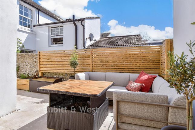 5, Railway Street, Brighton photo 4