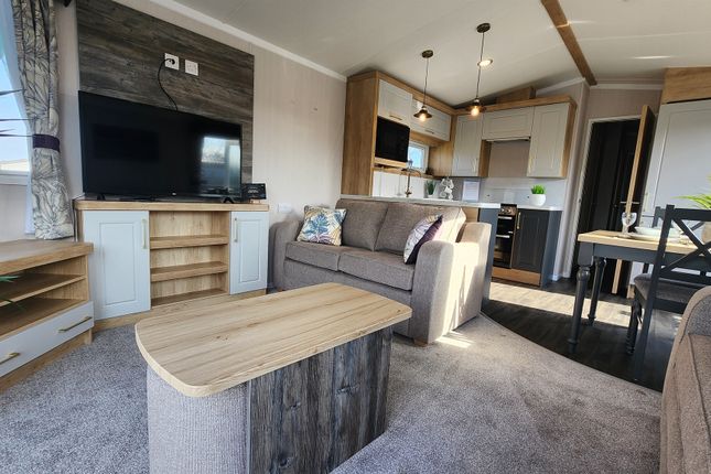 Swift Bordeaux, Mill Rythe Coastal Village, Hayling Island photo 3