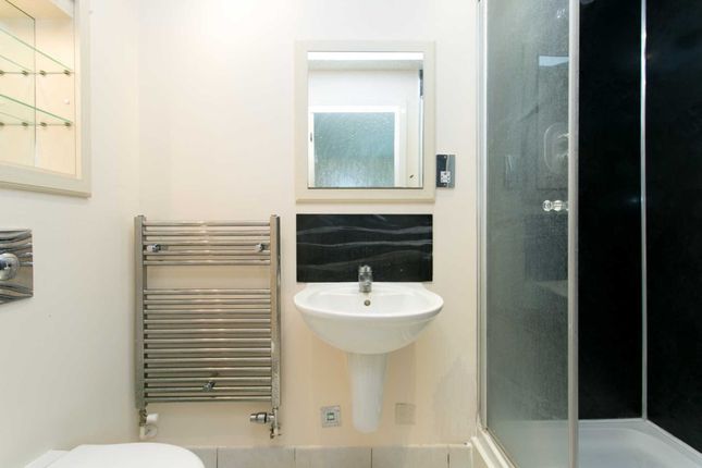 Flat 89, Millharbour, London photo 5
