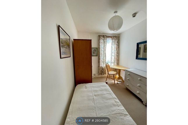 Room   Whitecross Road, Hereford photo 3