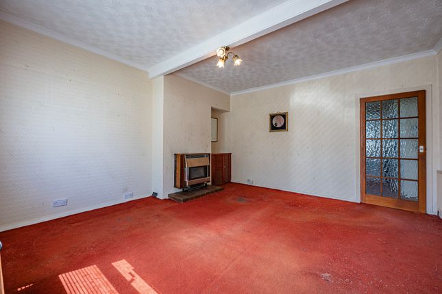 121 Westergreens Avenue, Lenzie, Glasgow photo 4