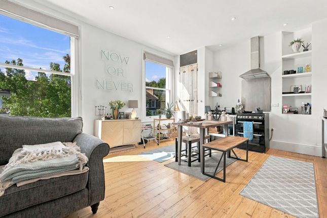 Flat B, 110 Amhurst Road, London photo 4