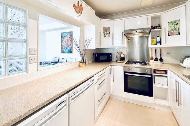 11, Natalie Mews, Twickenham photo 4