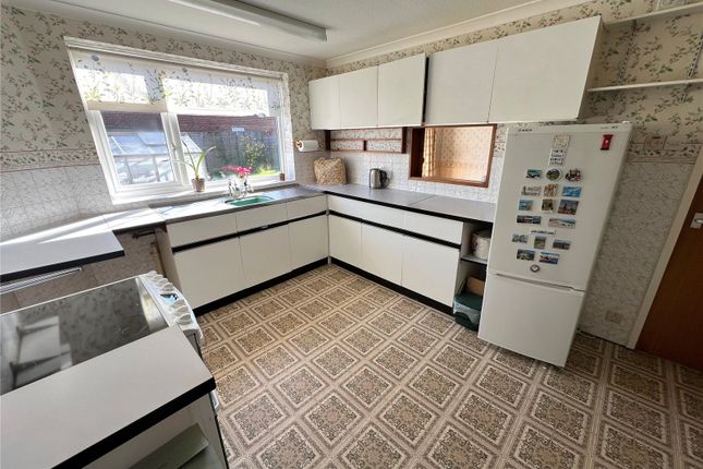 11, Graham Drive, Stockport photo 2