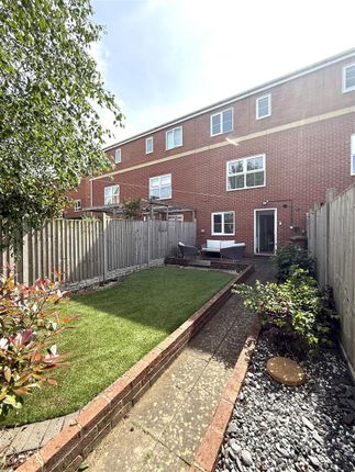 24, Canon Lane, Rugeley photo 2