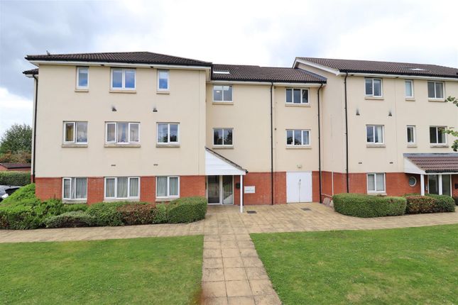 Thumbnail Flat for sale in Thamesdale, London Colney, St. Albans