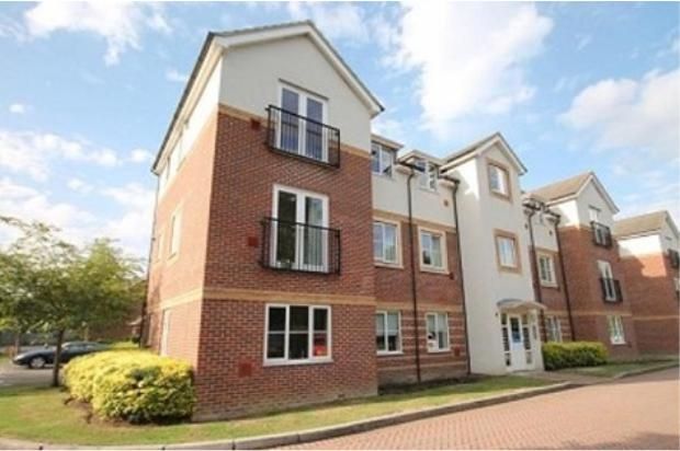 Thumbnail Flat to rent in Kingswood Close, Camberley