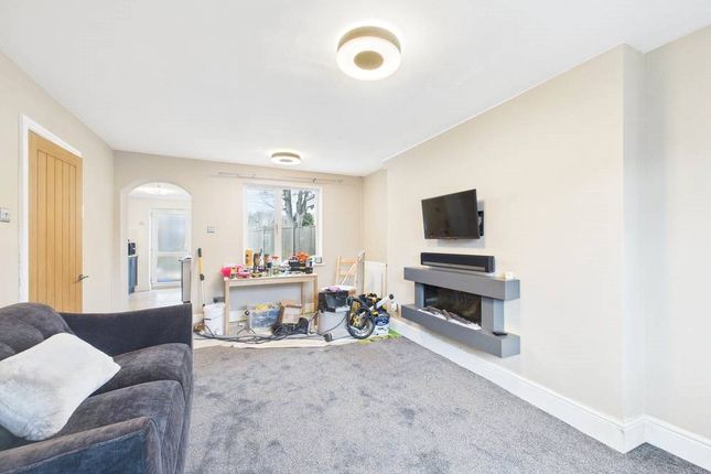 11,, Henley Place, Gloucestershire photo 2