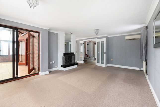 34, Field Park, Bracknell photo 2