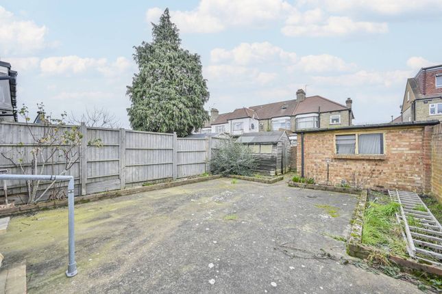 Derwent Avenue, London, N18, Edmonton photo 4