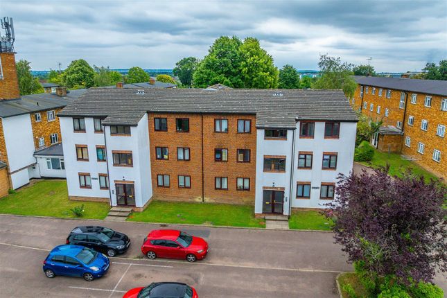 Flat 12, Burley House, Queens Drive, Abbots Langley photo 2