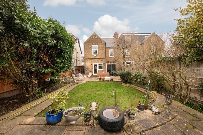 4, Queen Annes Grove, Enfield photo 3