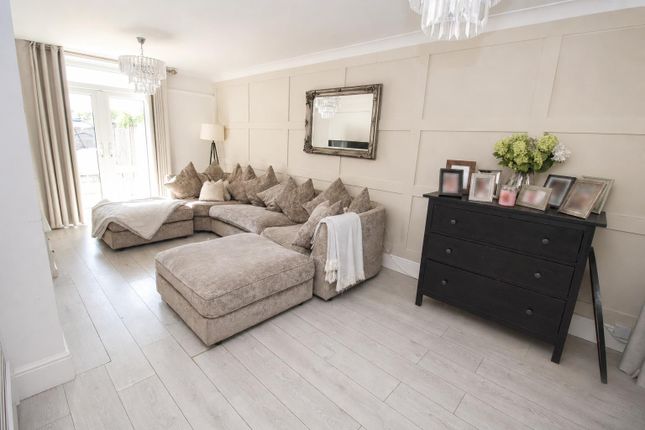 250, Westfield, Harlow photo 4