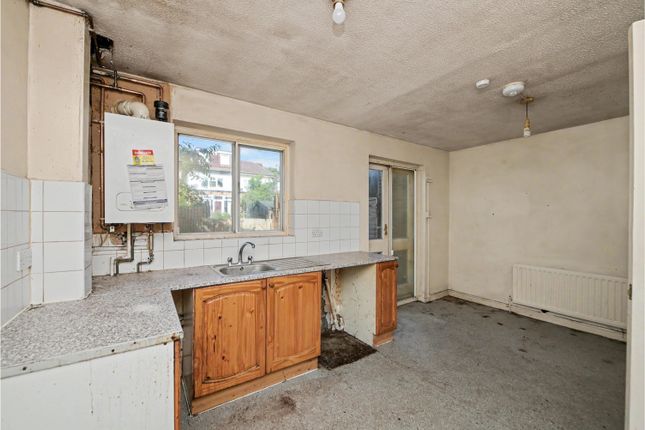 80, Friars Avenue, London photo 4