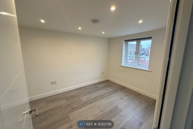 Flat, Princes Way, Bletchley, Milton Keynes photo 4