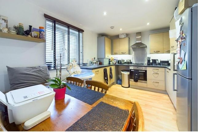 1-bed flat on 8 Fawn House, Albacore Way, Hayes, £218,000