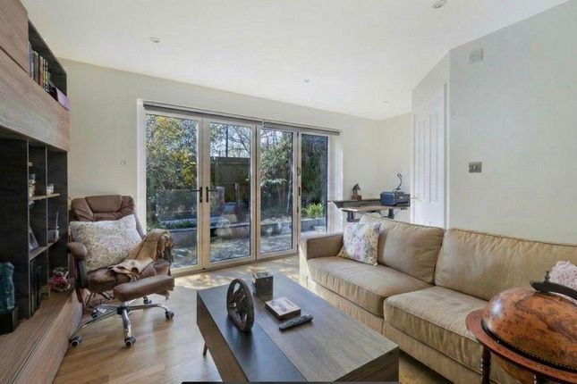 22, Friars Mead, Isle Of Dogs photo 2