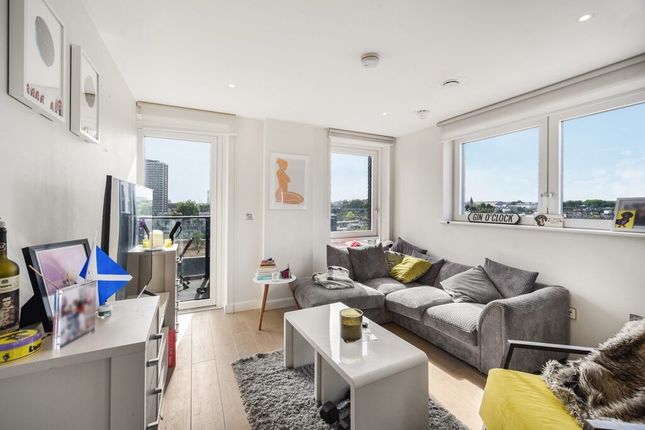Thumbnail Flat to rent in Cooper Building, City Wharf, 36 Wharf Road, London
