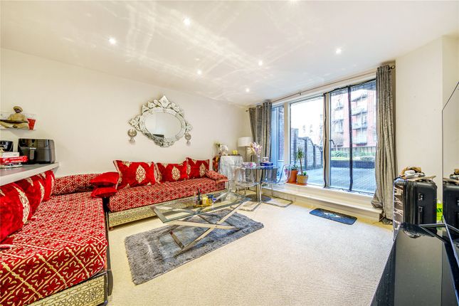 Flat for sale in The Heart, Walton-On-Thames