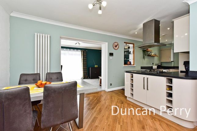 17, Field View Road, Potters Bar photo 4