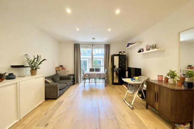Flat for sale in Boiler House, Material Walk, Hayes