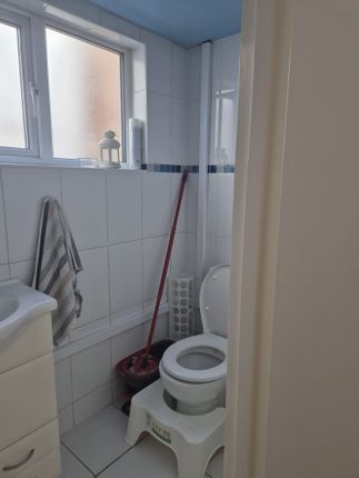 42 Bramley Road, London photo 5