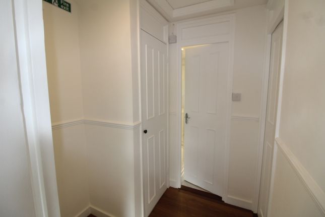 104, Parkway, Erith photo 3