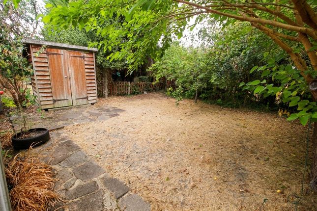 45 Badger Close, Guildford photo 2