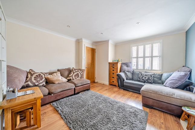 14, Fern Drive, Hampshire photo 4