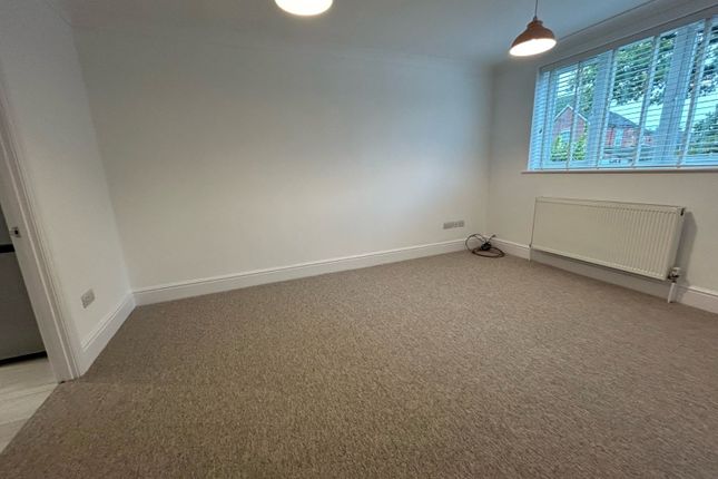 3 Newtown Court,, Winchester Road, Southampton photo 5