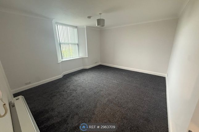 Flat, St Moritz St Lukes Road, Torquay photo 2
