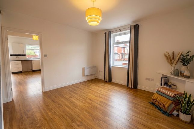 685a, Manchester Old Road, Middleton photo 5