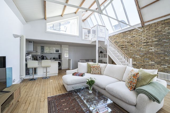 13, Welmar Mews, London photo 4