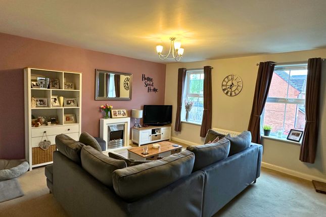 14, Violet Close, Cannock photo 2
